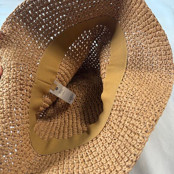 Lululemon. crochet hat  womens size M/L main image 6